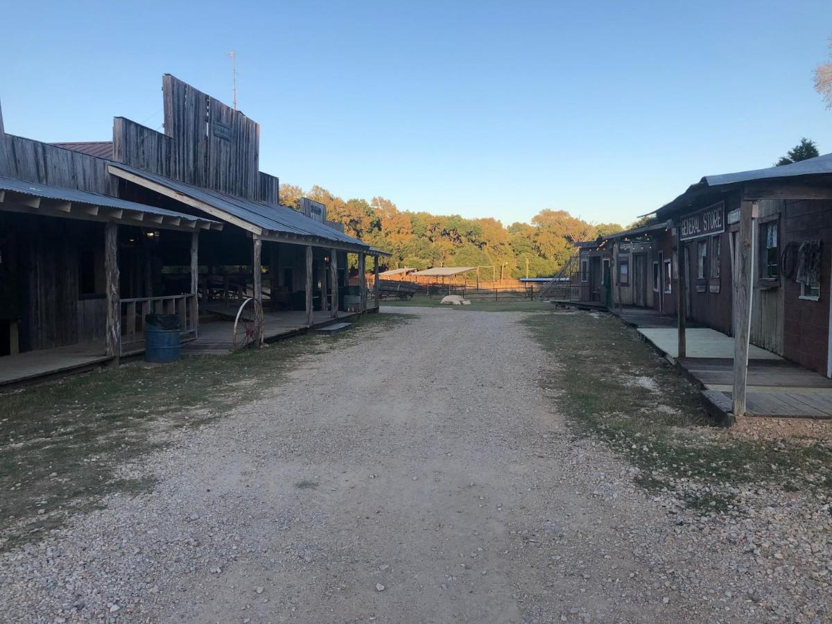 Flying L Ranch Resort Bandera Exterior foto