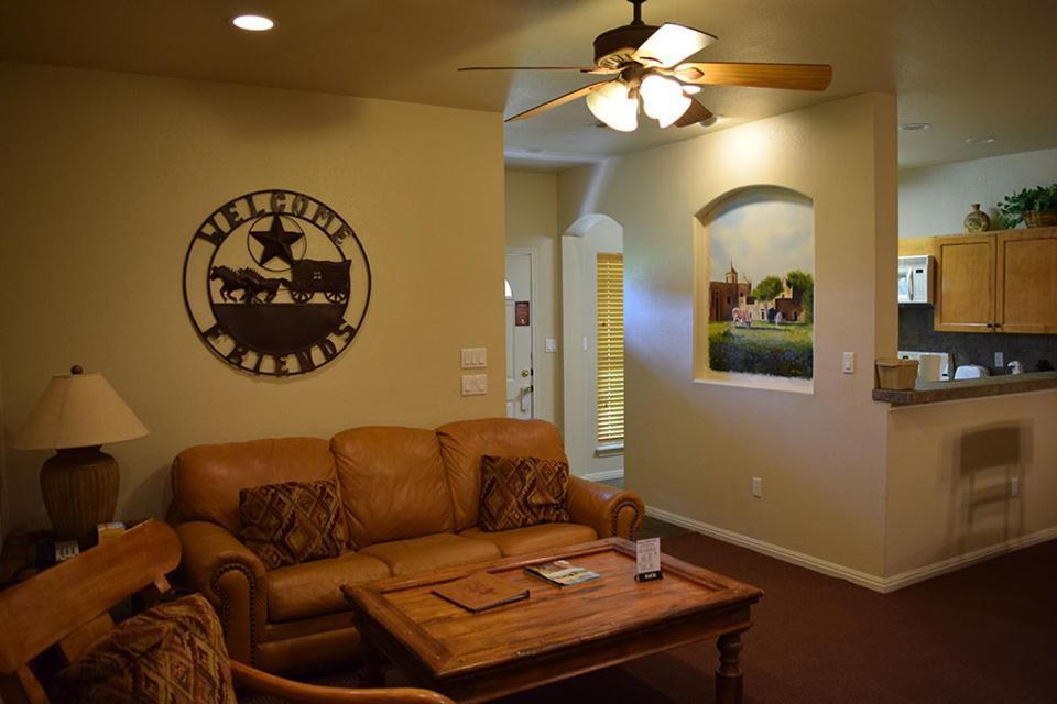 Flying L Ranch Resort Bandera Zimmer foto